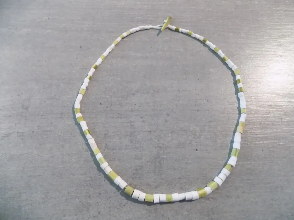 Artisanat - collier rondelles oursins crayon M2