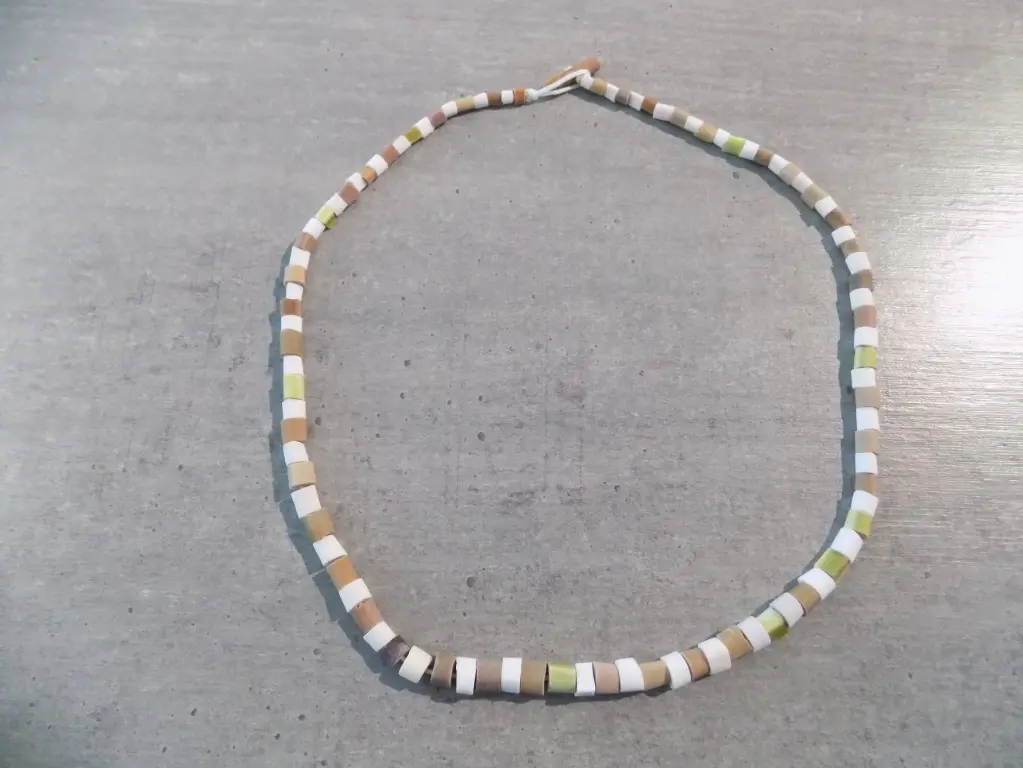 Artisanat - colliers rondelles ouursins crayon M3