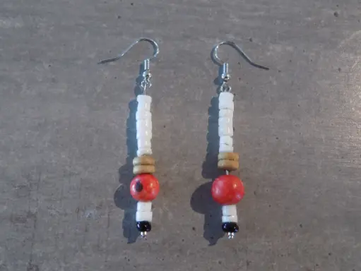 Artisanat - Boucle oreille droite nacre perle